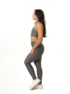 Conjunto Legging Básica + Top Manu - Compressão na internet