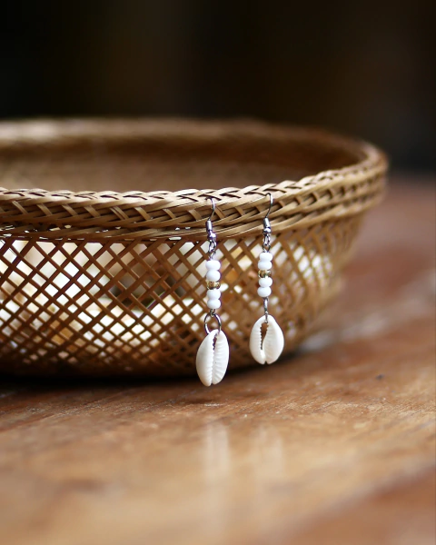 Brinco Ajé - Miçangas Pequenas - comprar online