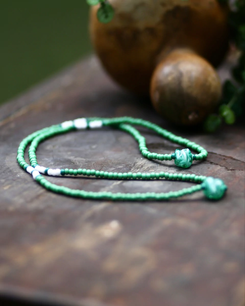 Guia de Oxóssi - Miçangas Brancas Cristal - comprar online