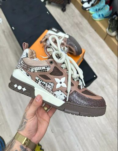 Tênis Louis Vuitton - 38