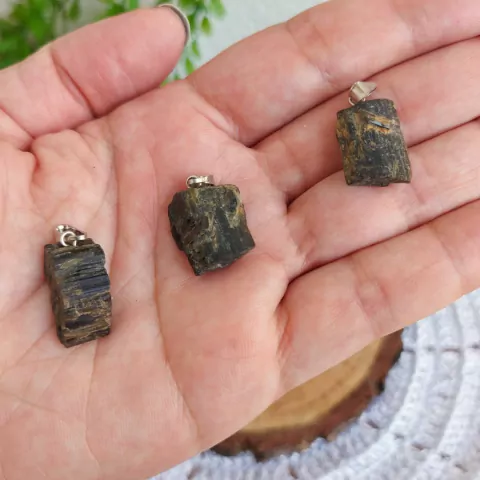 Pingente de Epidoto Bruto - Autorrealização e Regeneração