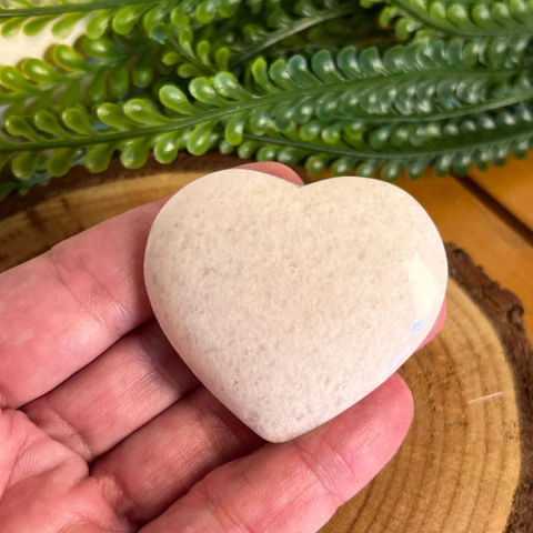 Coração de Quartzo Branco Leitoso - Pedra da Iluminação - comprar online