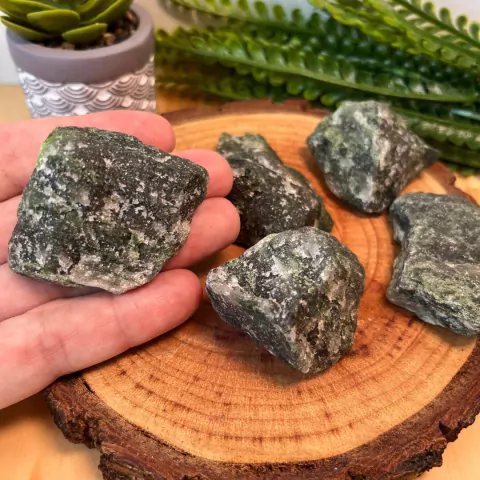 Diopsídio Bruto - 26 a 34 g