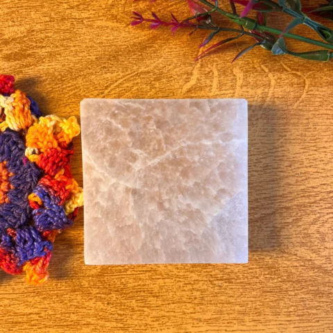 Placa de Selenita Polida Quadrada 7cm