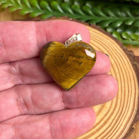 Pingente de Olho de Tigre Coração - Poder Pessoal e Coragem