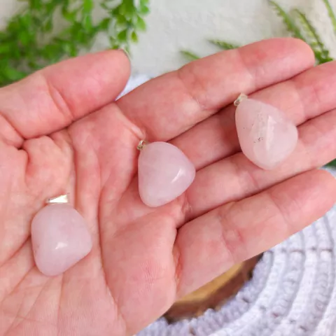 Pingente de Quartzo Rosa Rolado - Pedra do Amor