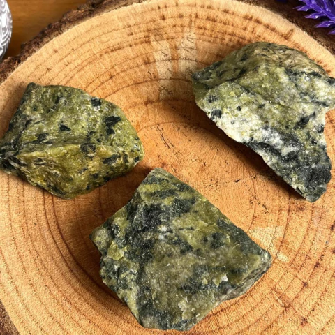 Jade Nefrita - Jadeíta Bruta - 34 a 54 g