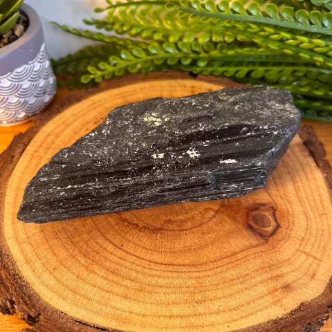 Turmalina Negra Bruta - 332 g - comprar online