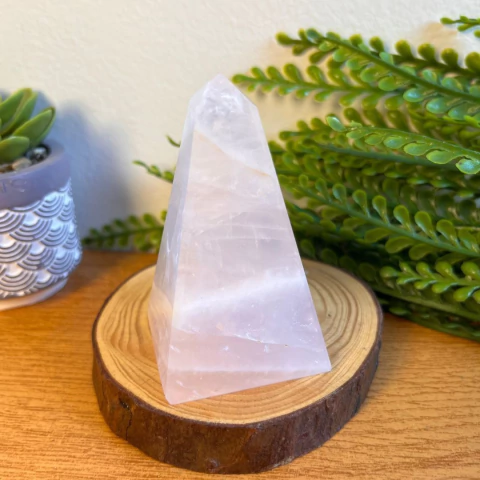 Piramide Ponta de Quartzo Rosa - Peça Única