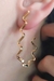 Brinco Argola Forma de J Trabalhada Banhado em Ouro 18k (BR0247)