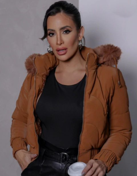 JAQUETA PUFFER FEMININA MACIO COM CAPUZ PELO - comprar online