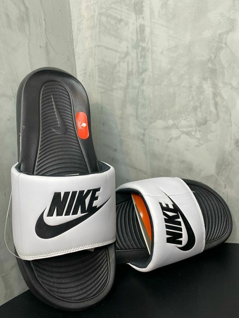 Chinelo Nike Victori One slide