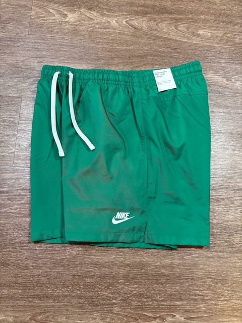 Bermuda Nike Sportswear Woven Flow VERDE