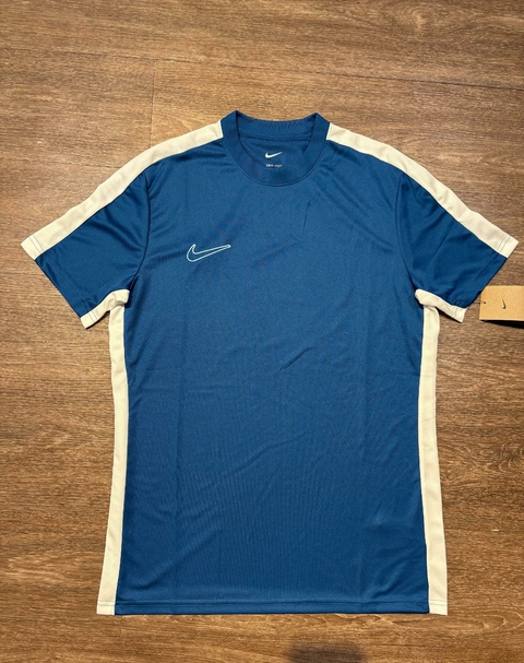 Camiseta Nike Dri-FIT Academy 23 - Masculina - comprar online