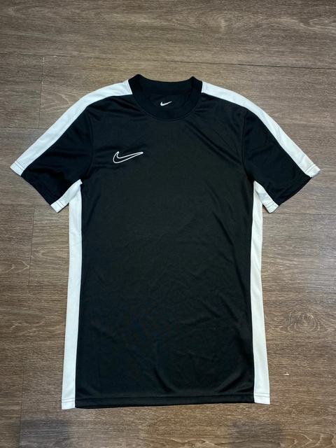 Camiseta Nike Dri-FIT Academy 23 (preta)
