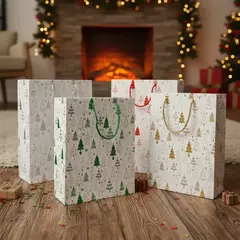 Sacola de Natal Decorada 23x18 cm com Árvores Douradas - comprar online