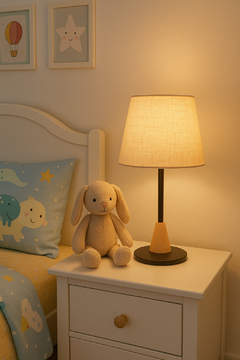 Abajur Moderno 110V Base Preta com Madeira e Cúpula Bege 44cm – Design Elegante - Sorelle Artes