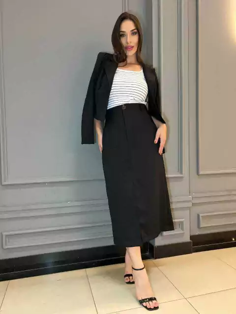 Saia Madaga Midi com Bolsos e Fenda Frontal | Thays Balla - comprar online