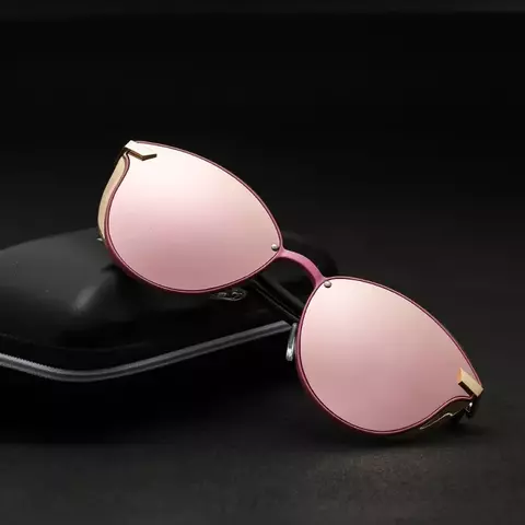 Óculos de sol polarizado kit em aço, com frete grátis. Óculos de sol feminino com estilo gatinho, unindo proteção polarizada a um design elegante em aço para um visual sofisticado.