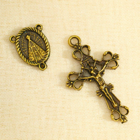 Kit Sao Bento e N Sra Aparecida | 10 Entremeios e 10 Crucifixos Ardonado Para Terço - comprar online