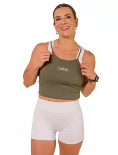 Cropped Carol Verde Militar na internet