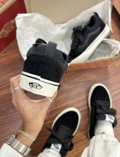 Knu Preto/Off White Premium na internet
