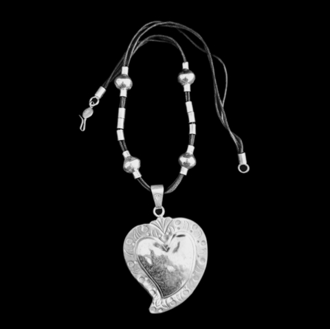Corazón necklace