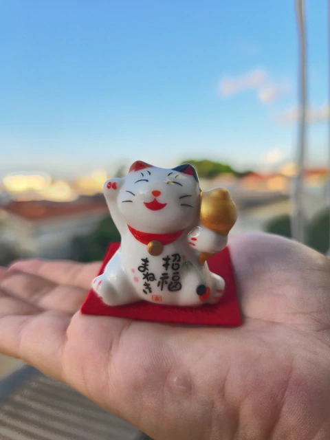Talismã de Mesa "Manekineko" - Gatinho da Fortuna