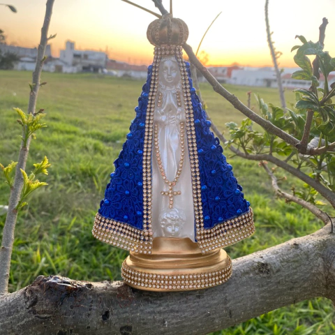 Nossa Senhora Aparecida 22cm Guipir e Pérola Azul / Lembrança Religiosa / Lembrança Casamento /Lembrança Batizado