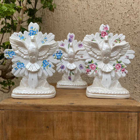 Kit 3 Divino Espírito Santo de Mesa Sortido 20cm / Lembrança Religiosa Católicos