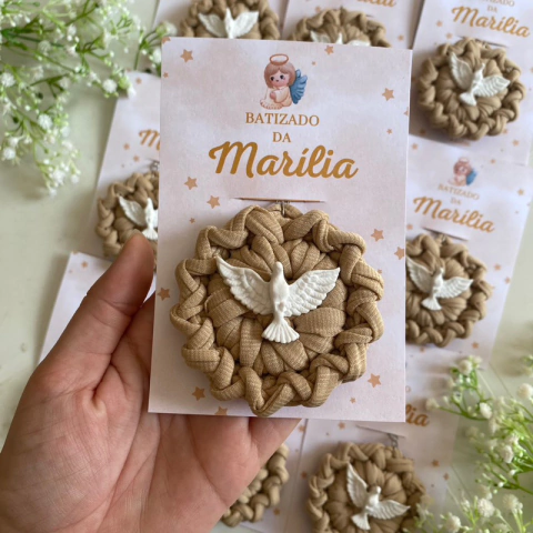 Kit 15 Lembrança Batizado com Tag Personalizada / Chaveiro Divino Espírito Santo