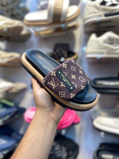 Slide LV Marrom