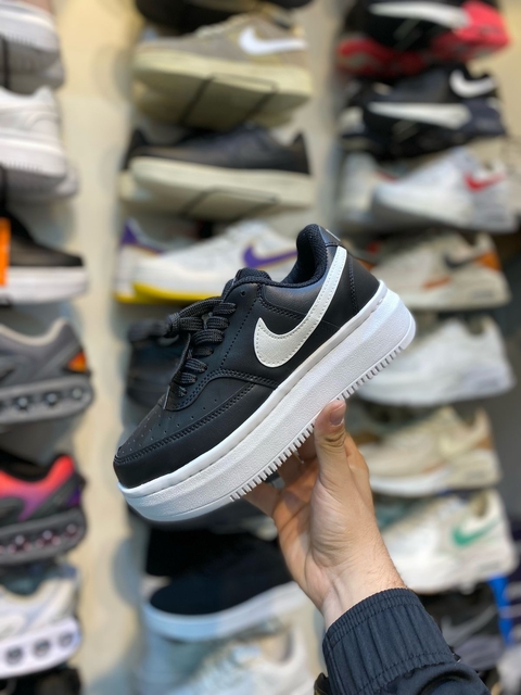 Court Vision Preto/Branco