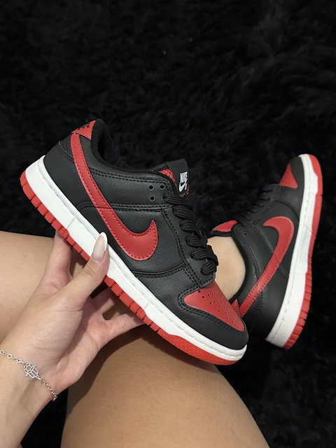 Dunk Preto/Vermelho Fosco