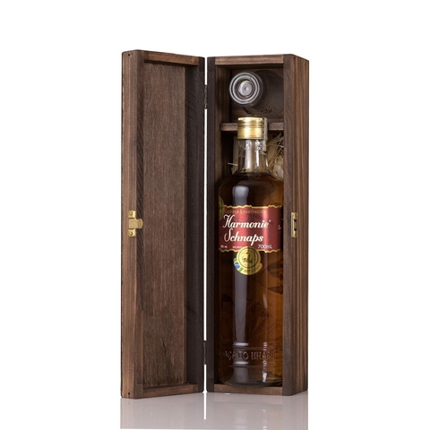 Cachaça Harmonie Schnaps Quatro Madeiras 38% 700 Ml Com 1 Copo Personalizado.