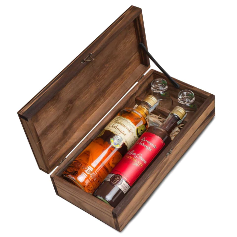 Kit Cachaça Harmonie Schnaps + Licor de Chocolate + 2 Copos em Caixa de Madeira Nobre - comprar online