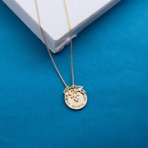 Colar Mãe Medalha com 3 Nomes Personalizados e com 3 Pingentes Filhos Banhado em Ouro 18k