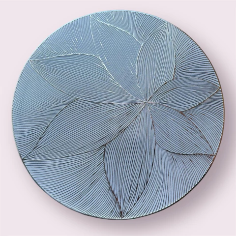 INDIVIDUAL PVC PLATA 38 CM PETALOS - comprar online