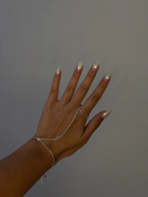 Hand Chain Aurora