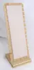 Exhibidor cadenas en bambu con paño beige de 25.5x15cm en internet