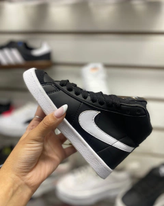 Zapatilla NK Botita BLAZER