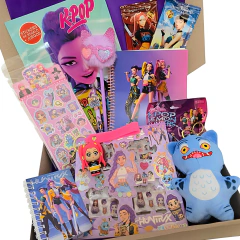 Super Box Guerreras Del Kpop Con Peluche Derpy estilo charm en internet