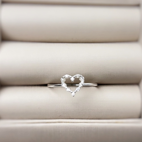 Anel coração vazado cravejado com zircônia cristal - comprar online