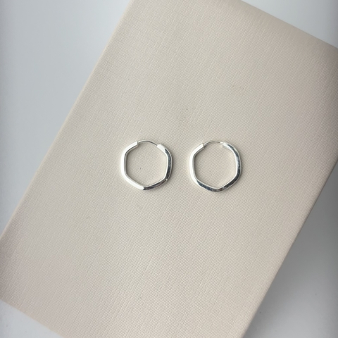 Brinco argola exagonal (tamanho P) - comprar online