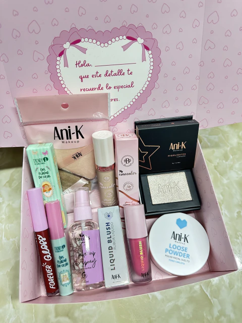 Cajita marcas colombianas anik-Bloomshell-trendy-Paulis makeup