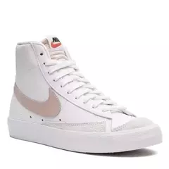 Nike Blazer Mid 77 White/Pink en internet