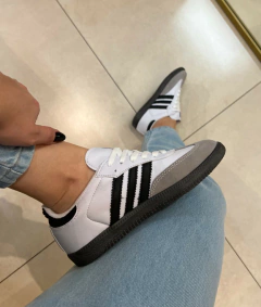 Tênis SB Branco Preto na internet