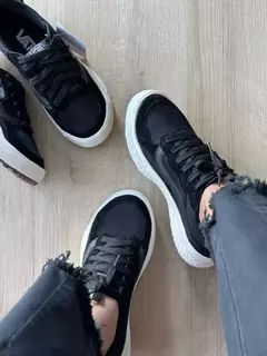 Neo Preto/Preto na internet