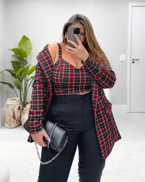 Blazer alongado com cropped Maria Francia