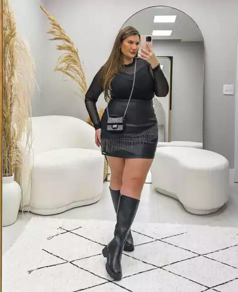 Saia em courino franja Divas